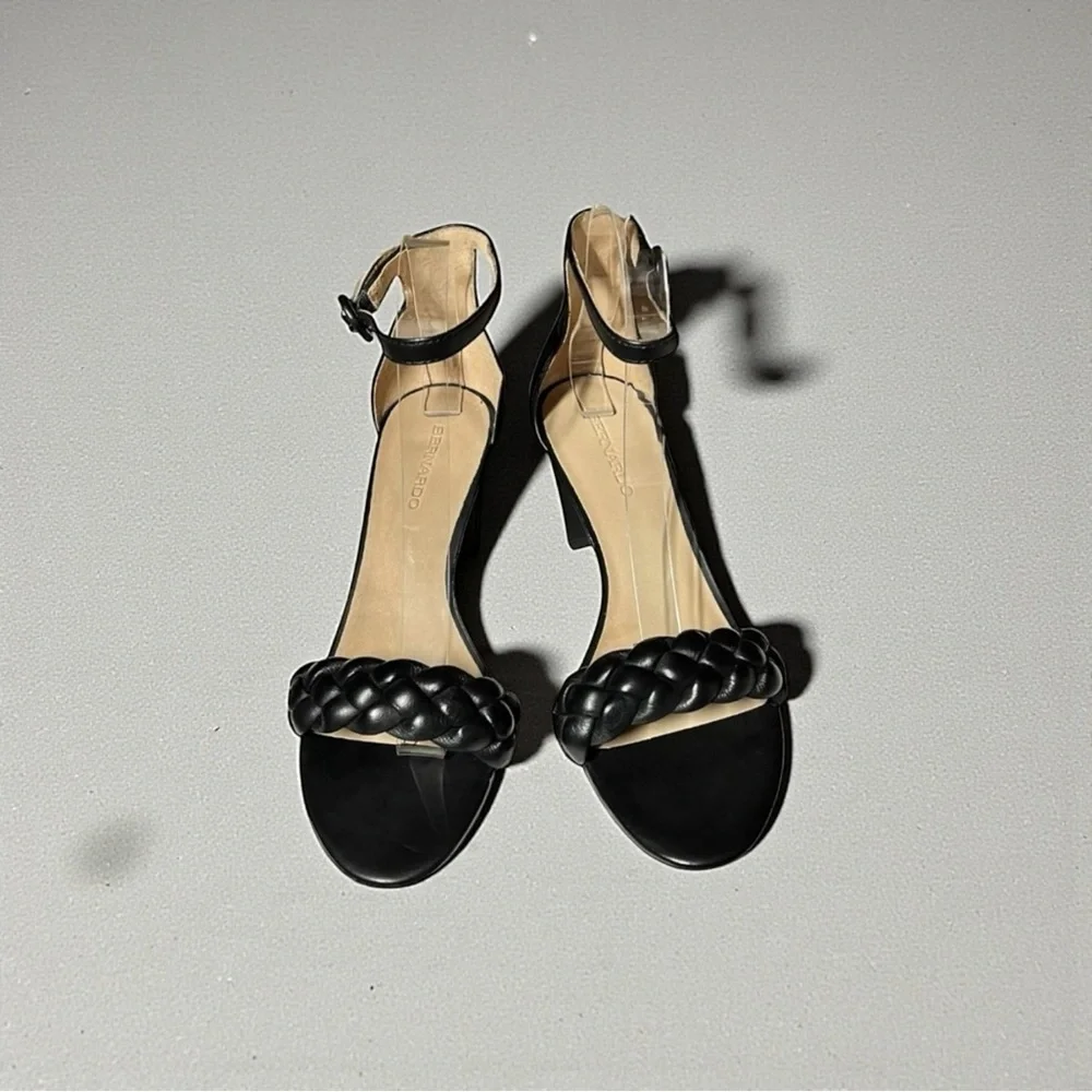 🌻NEW Bernardo Bethany Black Woven Leather Ankle Strap Block Heel Sandals Size 9